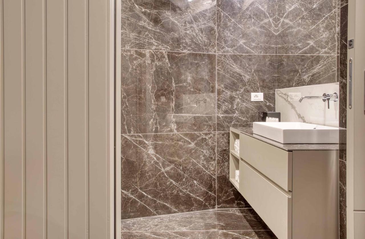 Apartment Le Del Corso The Smart Boutique By Ospitami